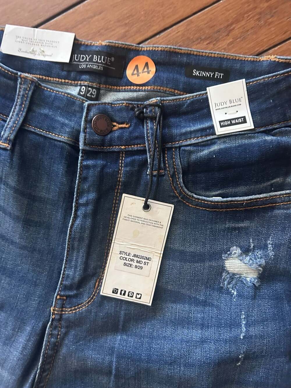 NWT Judy Blue High Waist Skinny Fit Distressed Jeans Style JB8202MD Size 9/29